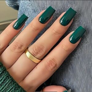 [Green Nails] 24pcs Green Square Press On Nails Set | Medium Length